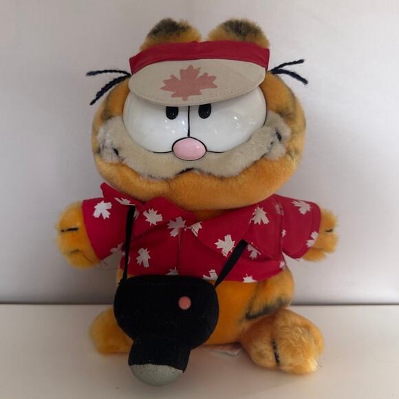 Vintage Garfield Canada Tourist Plush Stuffed Animal Dakin 1981 Maple Leaf Shirt - Picture 1 of 7